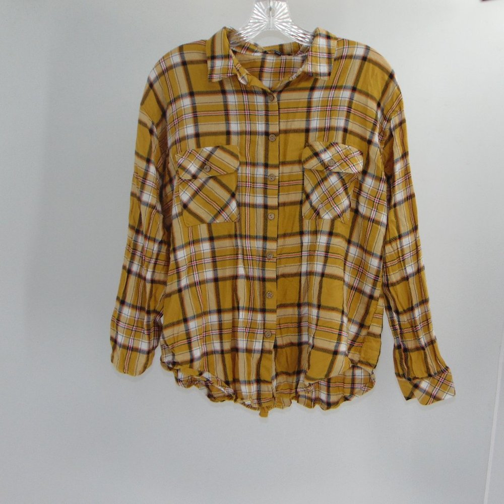PLAID BUTTON UP